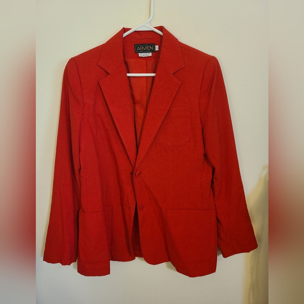 VINTAGE Abvien Red Blazer in size 9/10